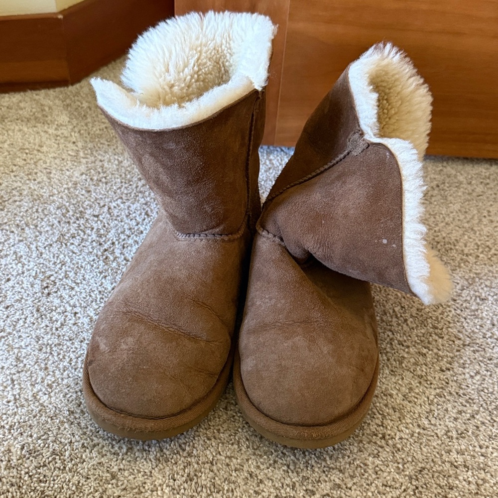 UGG Tan Suede Boots with Shearling